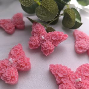 Mariposa floral suelta