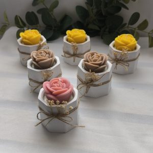 Macetita con rosa y lazo