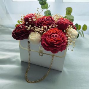 Arreglo floral bolsa peonías