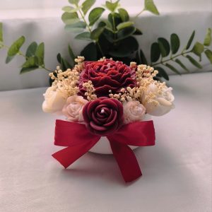 Arreglo floral tazón redondo peonías y rosas