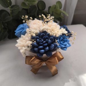 Arreglo floral tazón redondo suculentas y flores