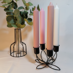 Candelabro de flor con velas